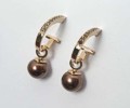 lustre earring