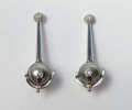 lustre earring