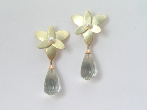 Praziolite and Pearls