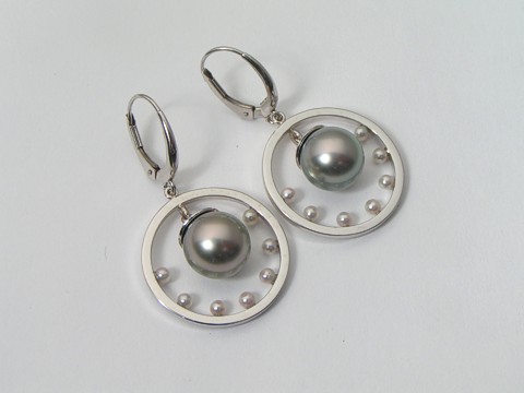 natural chocolate tahitian pearls with champage diamonds